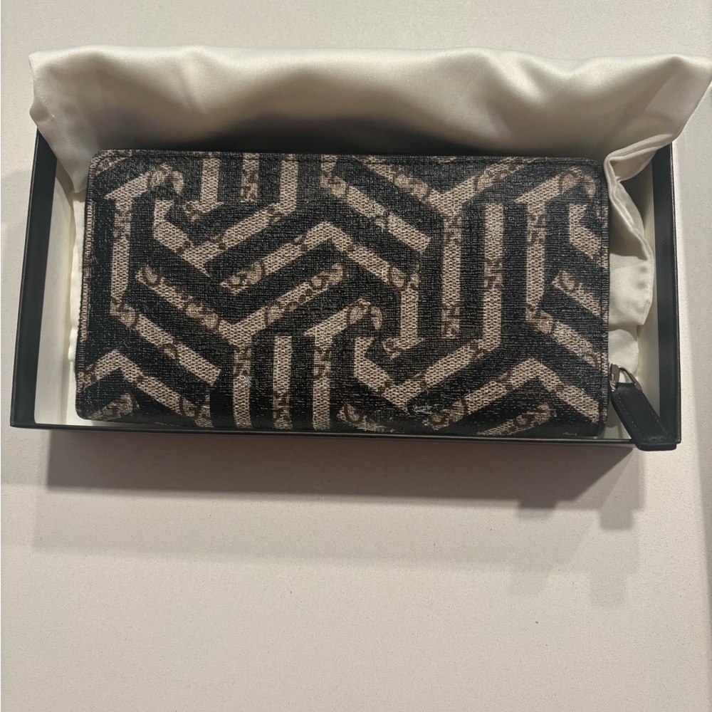 Gucci GG Kaleido Zip-Around Long Wallet with Geometric Print - Black & Beige